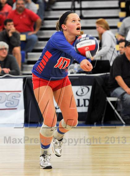 Thumbnail 3 in Granite Bay vs. Los Alamitos (CIF State D1 Final) photogallery.