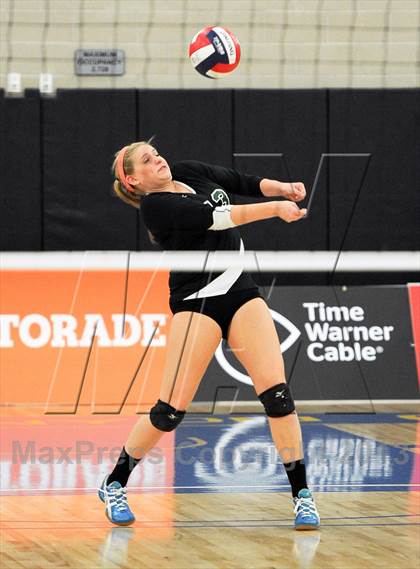 Thumbnail 2 in Granite Bay vs. Los Alamitos (CIF State D1 Final) photogallery.