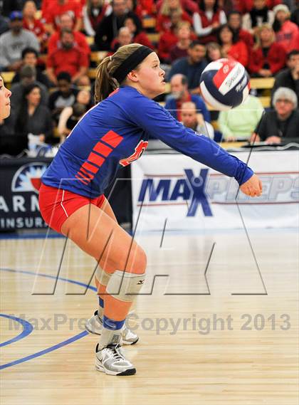 Thumbnail 3 in Granite Bay vs. Los Alamitos (CIF State D1 Final) photogallery.