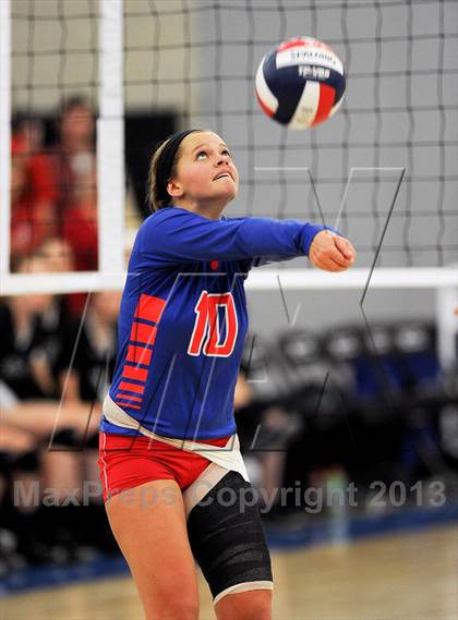 Thumbnail 1 in Granite Bay vs. Los Alamitos (CIF State D1 Final) photogallery.