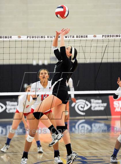 Thumbnail 3 in Granite Bay vs. Los Alamitos (CIF State D1 Final) photogallery.