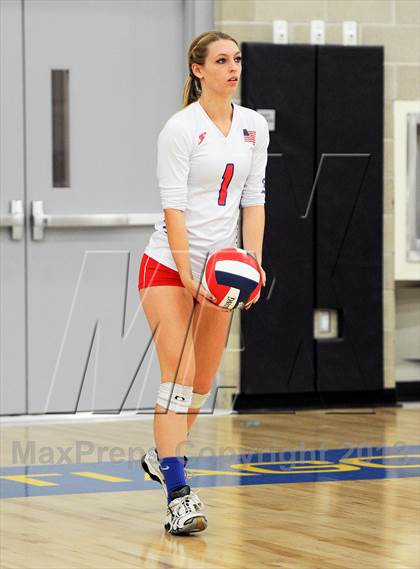 Thumbnail 1 in Granite Bay vs. Los Alamitos (CIF State D1 Final) photogallery.