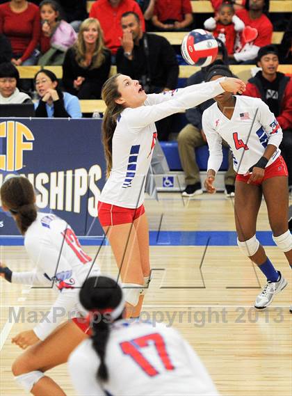 Thumbnail 1 in Granite Bay vs. Los Alamitos (CIF State D1 Final) photogallery.