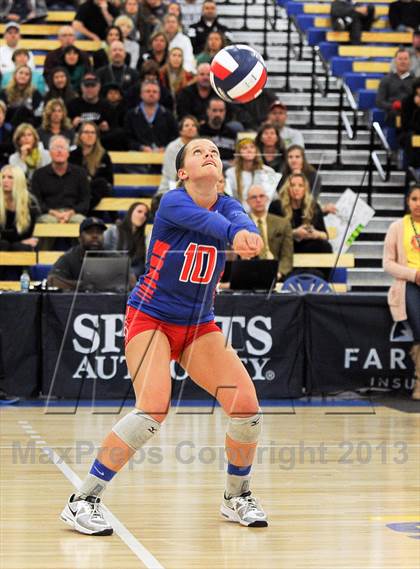 Thumbnail 2 in Granite Bay vs. Los Alamitos (CIF State D1 Final) photogallery.