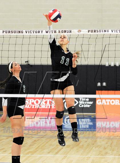 Thumbnail 3 in Granite Bay vs. Los Alamitos (CIF State D1 Final) photogallery.