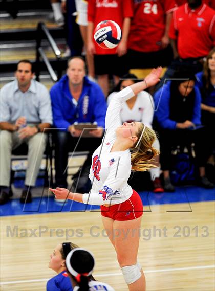 Thumbnail 3 in Granite Bay vs. Los Alamitos (CIF State D1 Final) photogallery.