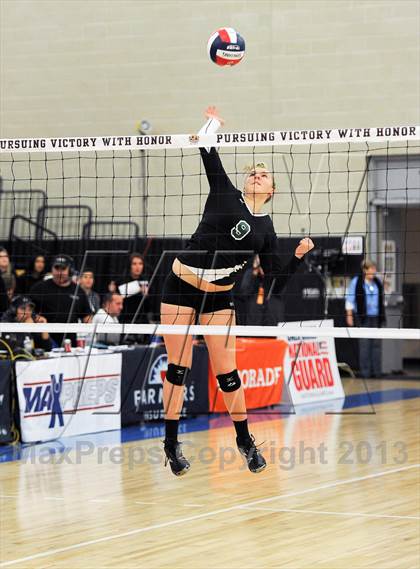 Thumbnail 1 in Granite Bay vs. Los Alamitos (CIF State D1 Final) photogallery.