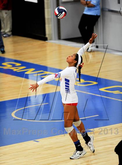 Thumbnail 2 in Granite Bay vs. Los Alamitos (CIF State D1 Final) photogallery.