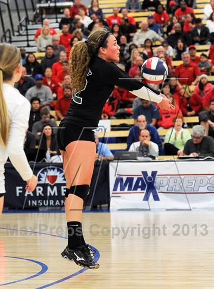 Thumbnail 1 in Granite Bay vs. Los Alamitos (CIF State D1 Final) photogallery.