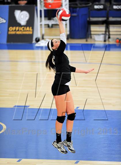 Thumbnail 2 in Granite Bay vs. Los Alamitos (CIF State D1 Final) photogallery.