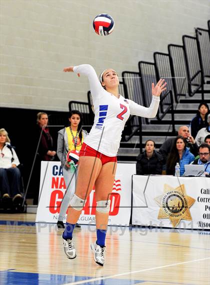 Thumbnail 2 in Granite Bay vs. Los Alamitos (CIF State D1 Final) photogallery.