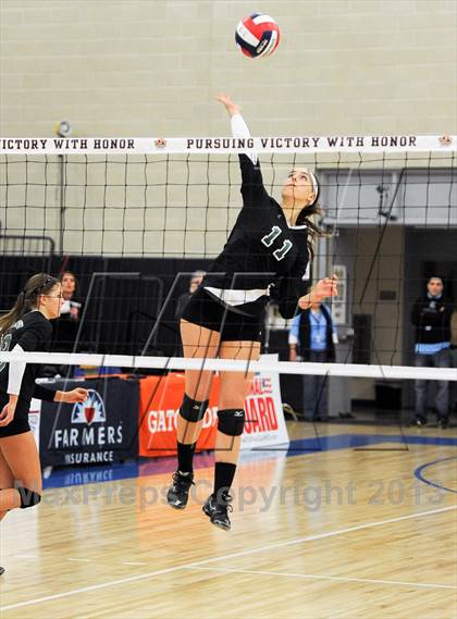 Thumbnail 2 in Granite Bay vs. Los Alamitos (CIF State D1 Final) photogallery.