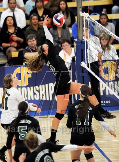 Thumbnail 1 in Granite Bay vs. Los Alamitos (CIF State D1 Final) photogallery.