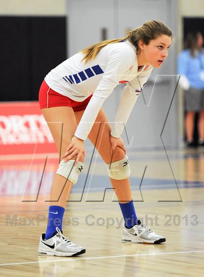 Thumbnail 2 in Granite Bay vs. Los Alamitos (CIF State D1 Final) photogallery.