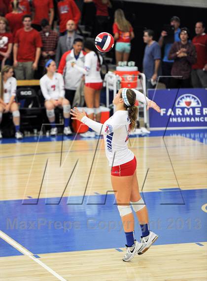 Thumbnail 2 in Granite Bay vs. Los Alamitos (CIF State D1 Final) photogallery.