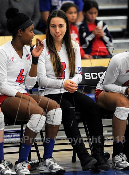 Thumbnail 2 in Granite Bay vs. Los Alamitos (CIF State D1 Final) photogallery.