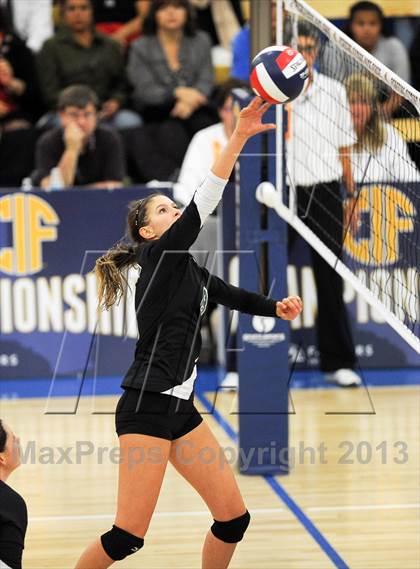 Thumbnail 1 in Granite Bay vs. Los Alamitos (CIF State D1 Final) photogallery.