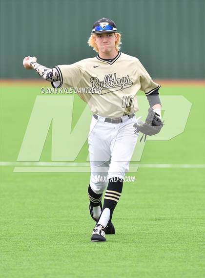 Thumbnail 1 in Gunter vs Palmer (UIL 3A Region 2 Area Playoff) photogallery.
