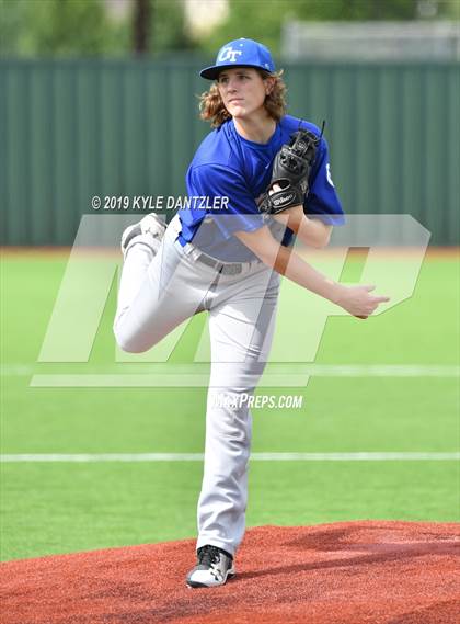 Thumbnail 2 in Gunter vs Palmer (UIL 3A Region 2 Area Playoff) photogallery.