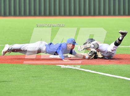 Thumbnail 2 in Gunter vs Palmer (UIL 3A Region 2 Area Playoff) photogallery.