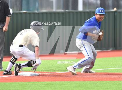 Thumbnail 3 in Gunter vs Palmer (UIL 3A Region 2 Area Playoff) photogallery.