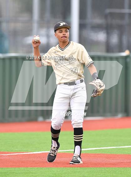 Thumbnail 1 in Gunter vs Palmer (UIL 3A Region 2 Area Playoff) photogallery.