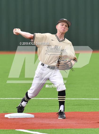 Thumbnail 1 in Gunter vs Palmer (UIL 3A Region 2 Area Playoff) photogallery.