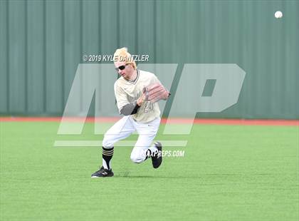 Thumbnail 3 in Gunter vs Palmer (UIL 3A Region 2 Area Playoff) photogallery.