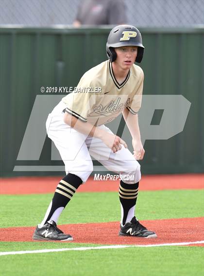 Thumbnail 2 in Gunter vs Palmer (UIL 3A Region 2 Area Playoff) photogallery.