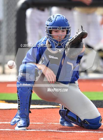 Thumbnail 2 in Gunter vs Palmer (UIL 3A Region 2 Area Playoff) photogallery.