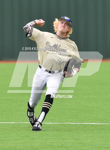 Thumbnail 1 in Gunter vs Palmer (UIL 3A Region 2 Area Playoff) photogallery.
