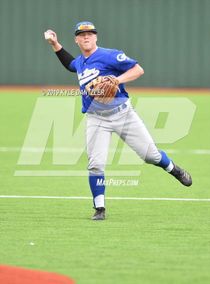 Thumbnail 2 in Gunter vs Palmer (UIL 3A Region 2 Area Playoff) photogallery.