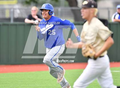 Thumbnail 1 in Gunter vs Palmer (UIL 3A Region 2 Area Playoff) photogallery.