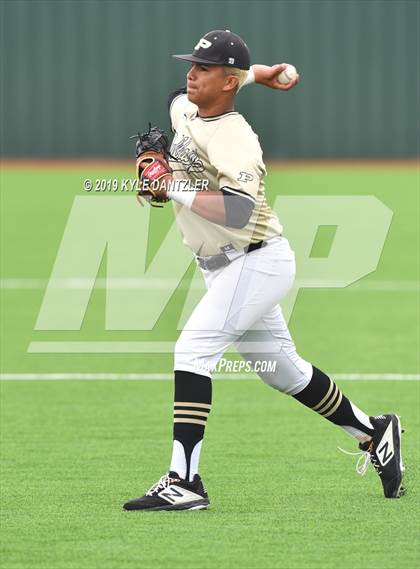 Thumbnail 3 in Gunter vs Palmer (UIL 3A Region 2 Area Playoff) photogallery.
