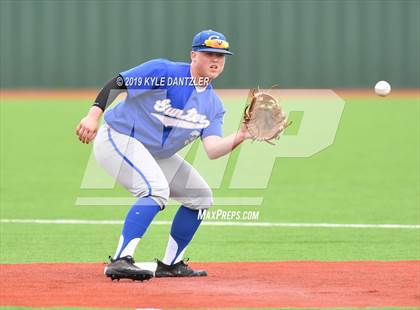 Thumbnail 3 in Gunter vs Palmer (UIL 3A Region 2 Area Playoff) photogallery.