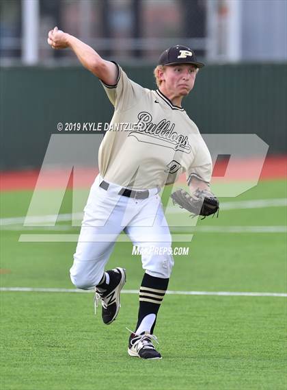 Thumbnail 3 in Gunter vs Palmer (UIL 3A Region 2 Area Playoff) photogallery.