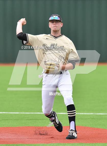Thumbnail 1 in Gunter vs Palmer (UIL 3A Region 2 Area Playoff) photogallery.