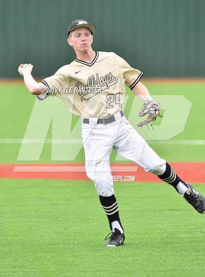 Thumbnail 2 in Gunter vs Palmer (UIL 3A Region 2 Area Playoff) photogallery.