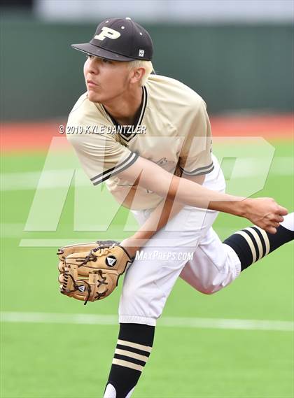 Thumbnail 3 in Gunter vs Palmer (UIL 3A Region 2 Area Playoff) photogallery.