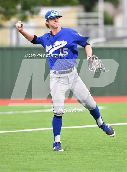 Thumbnail 3 in Gunter vs Palmer (UIL 3A Region 2 Area Playoff) photogallery.