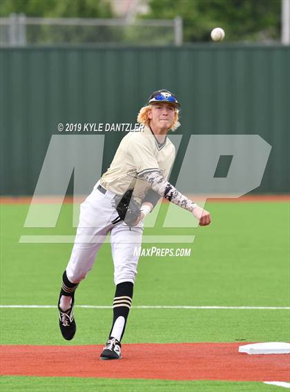 Thumbnail 1 in Gunter vs Palmer (UIL 3A Region 2 Area Playoff) photogallery.