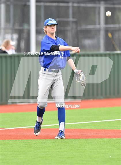 Thumbnail 1 in Gunter vs Palmer (UIL 3A Region 2 Area Playoff) photogallery.
