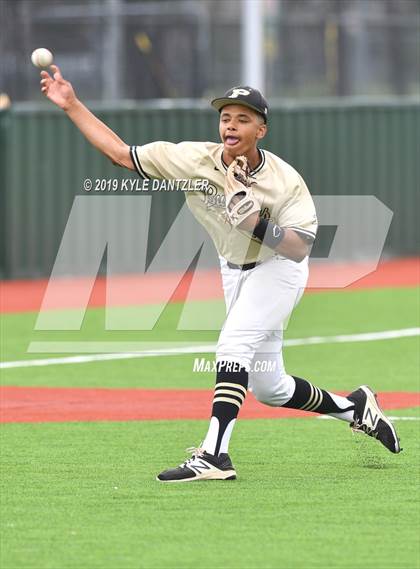 Thumbnail 2 in Gunter vs Palmer (UIL 3A Region 2 Area Playoff) photogallery.