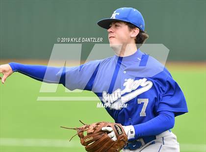Thumbnail 1 in Gunter vs Palmer (UIL 3A Region 2 Area Playoff) photogallery.
