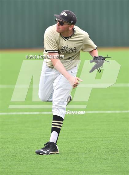 Thumbnail 1 in Gunter vs Palmer (UIL 3A Region 2 Area Playoff) photogallery.