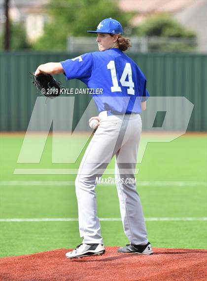 Thumbnail 1 in Gunter vs Palmer (UIL 3A Region 2 Area Playoff) photogallery.