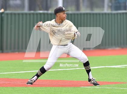 Thumbnail 2 in Gunter vs Palmer (UIL 3A Region 2 Area Playoff) photogallery.