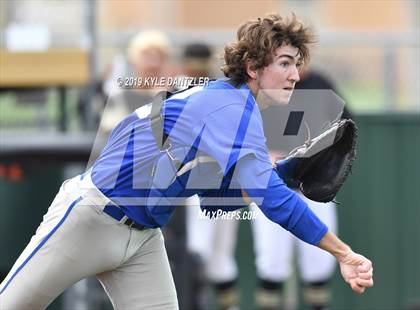 Thumbnail 3 in Gunter vs Palmer (UIL 3A Region 2 Area Playoff) photogallery.