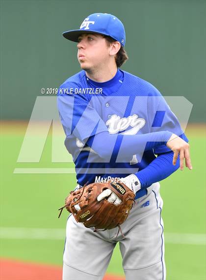 Thumbnail 2 in Gunter vs Palmer (UIL 3A Region 2 Area Playoff) photogallery.