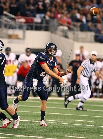 Thumbnail 2 in Allen vs. Trinity (5A Division 1 Region 1 Area Playoffs) photogallery.